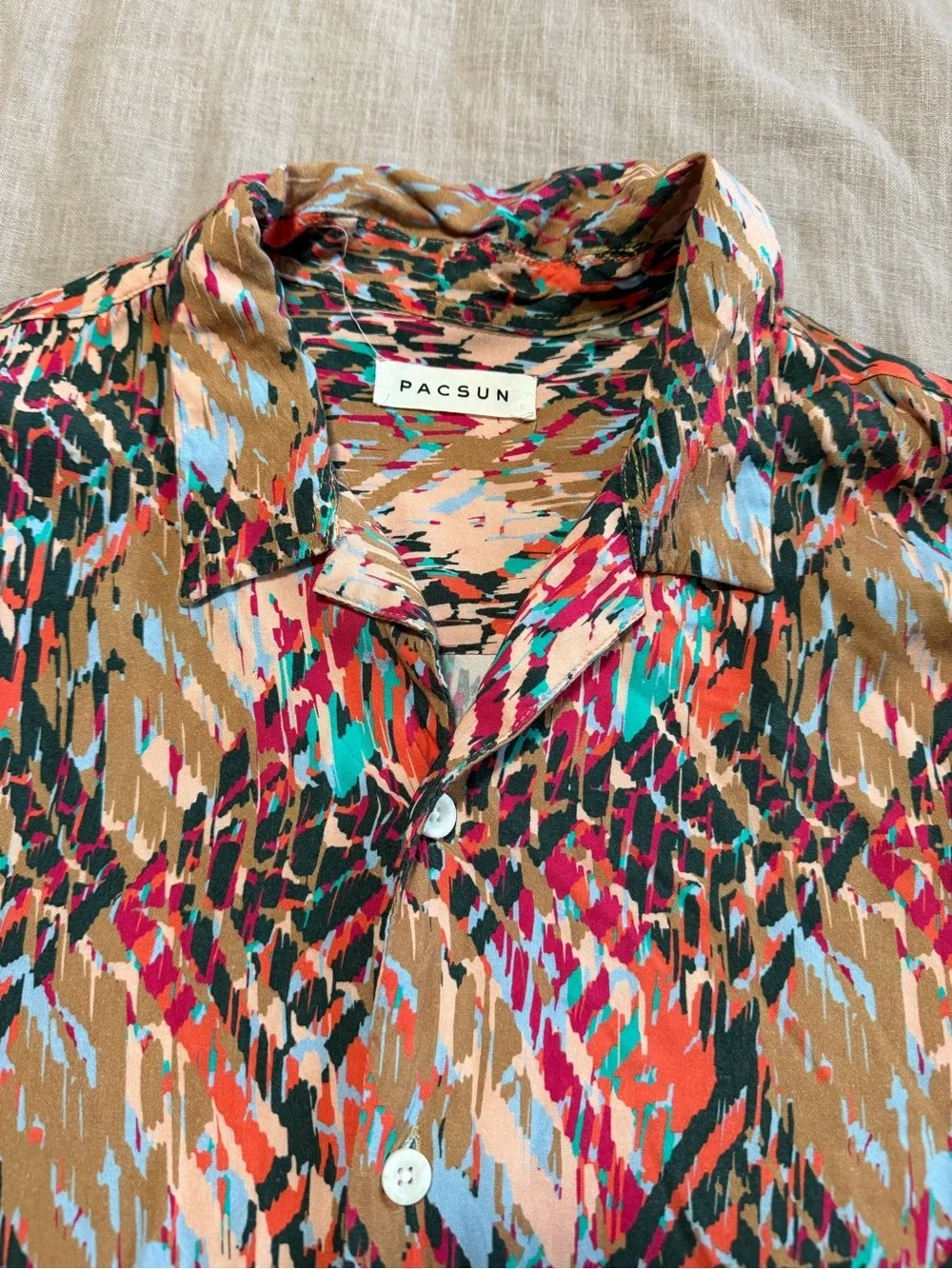 PacSun button patterns